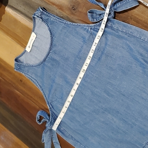 THE Impeccable Pig Chambray Minimalist Beachy Boho Top Small - Picture 7 of 8